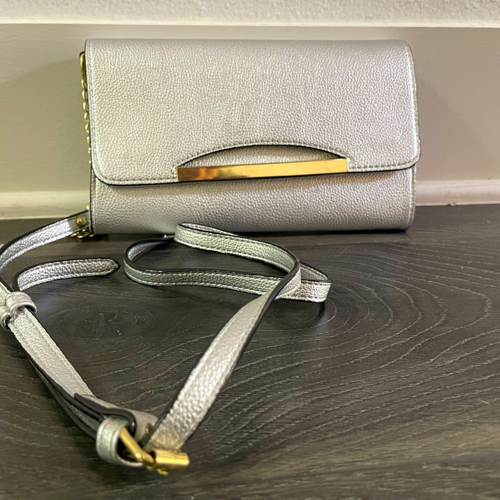 Merona women’s envelope with shoulder strap